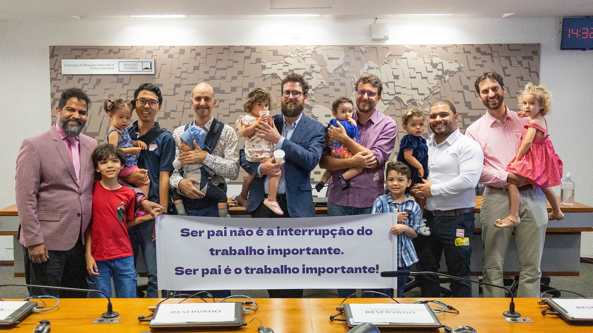 Congresso Nacional lança Frente Parlamentar pela Licença Paternidade; Family Talks integra discussão