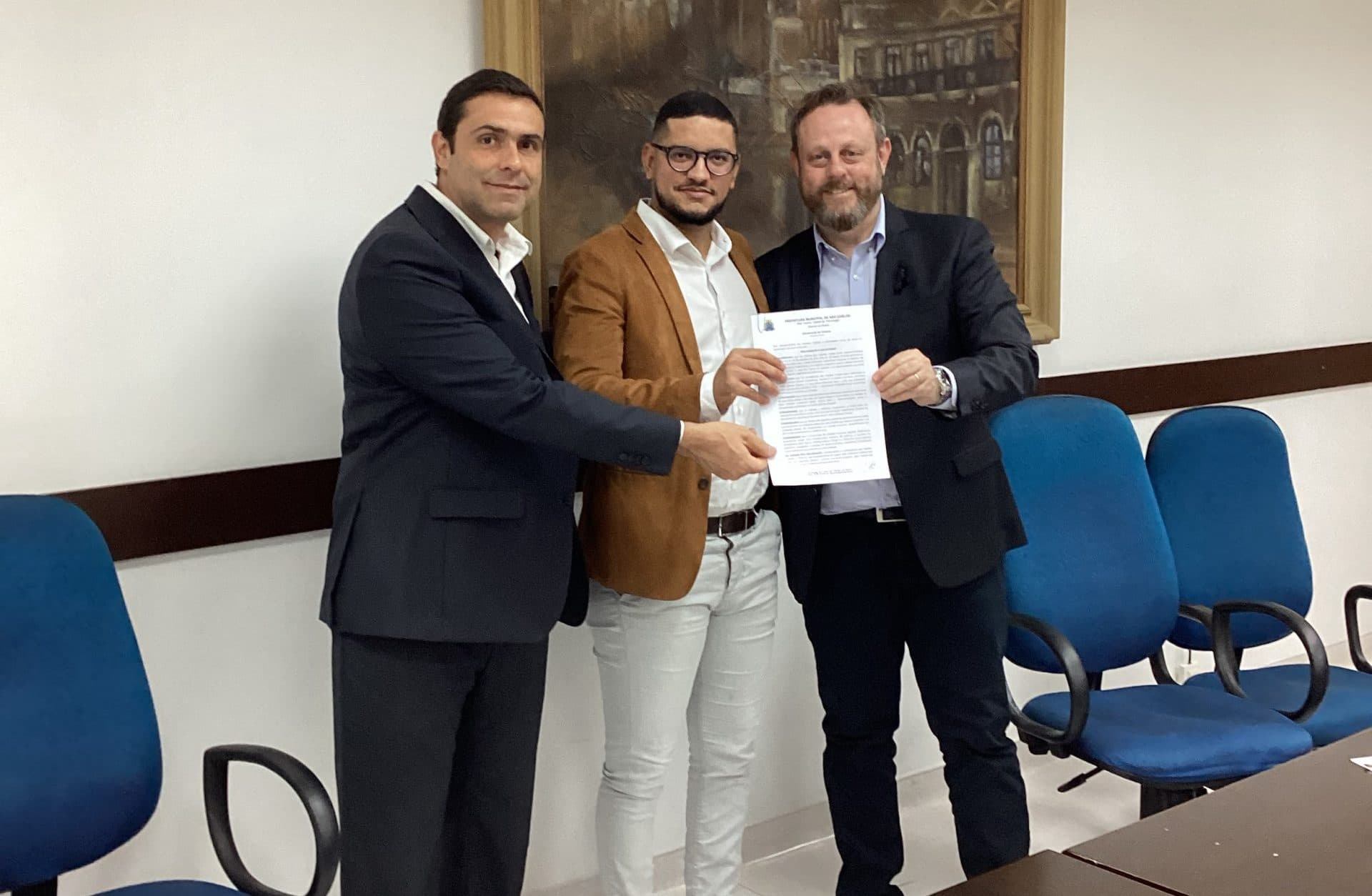 São Carlos (SP) assina a Declaração de Veneza e integra rede internacional de cidades pelo bem-estar das famílias