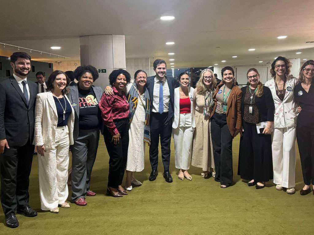 Vitória das famílias: Câmara dos Deputados aprova ampliação da Licença Paternidade de 20 dias